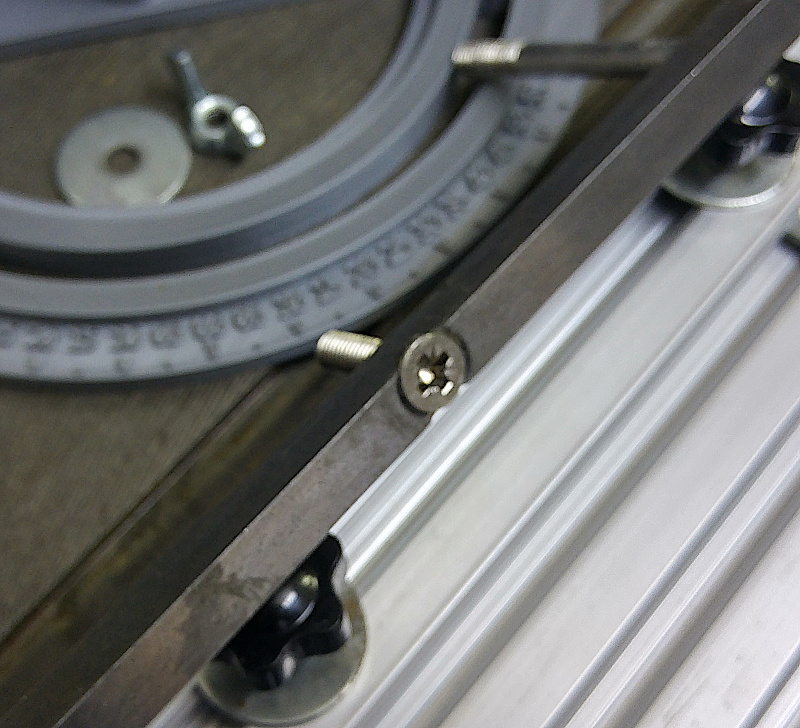 Countersunk angle clamp